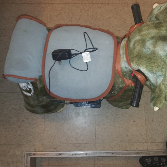 Electric dinosaur - Picture 2 of 2